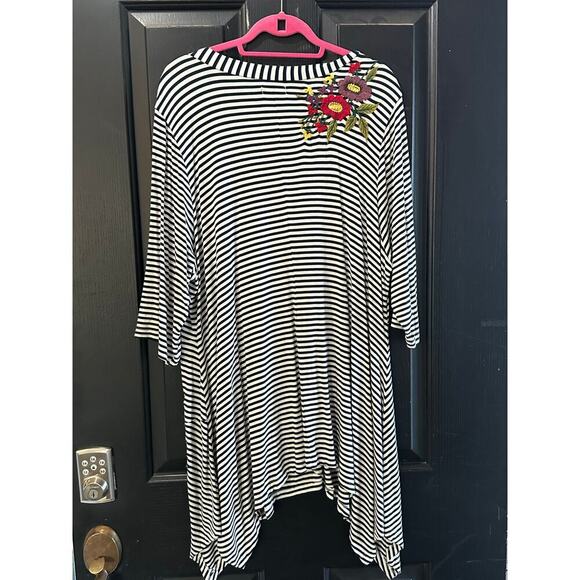 Caite White & Black Striped Floral Embroidery Tunic Mini Dress Size 2X - Picture 2 of 4
